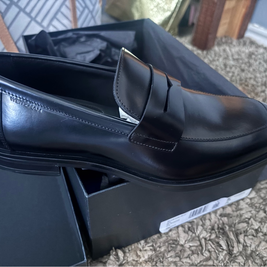 Stuart Weitzman Men's Classic Black Loafers Size 8